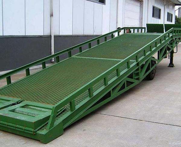 移動(dòng)式登車橋 (22)