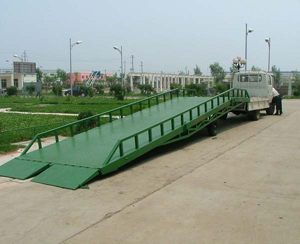 移動式登車橋 (4)