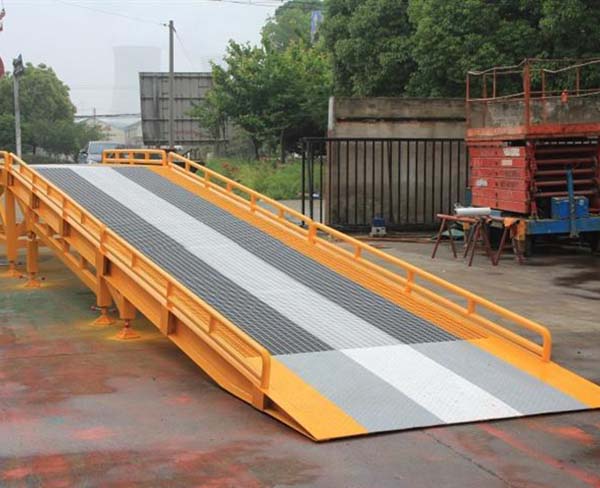 移動式登車橋 (3)