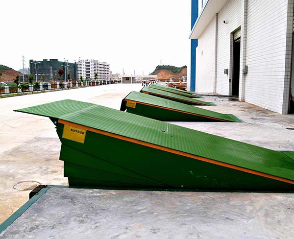 固定式登車橋 (15)