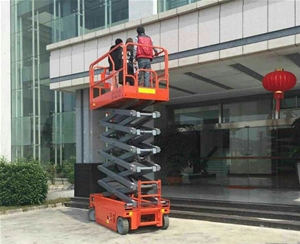 剪叉自行走升降機 (4)